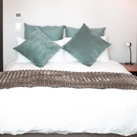 16 On Bree Luxury Studio Apartment With City Mountain Sea Views Cidade Do Cabo Exterior foto