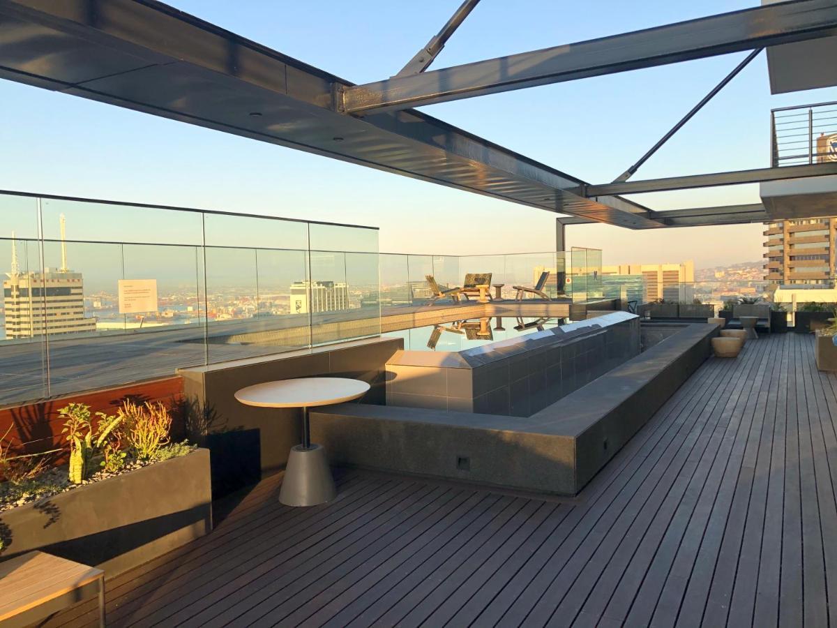 16 On Bree Luxury Studio Apartment With City Mountain Sea Views Cidade Do Cabo Exterior foto