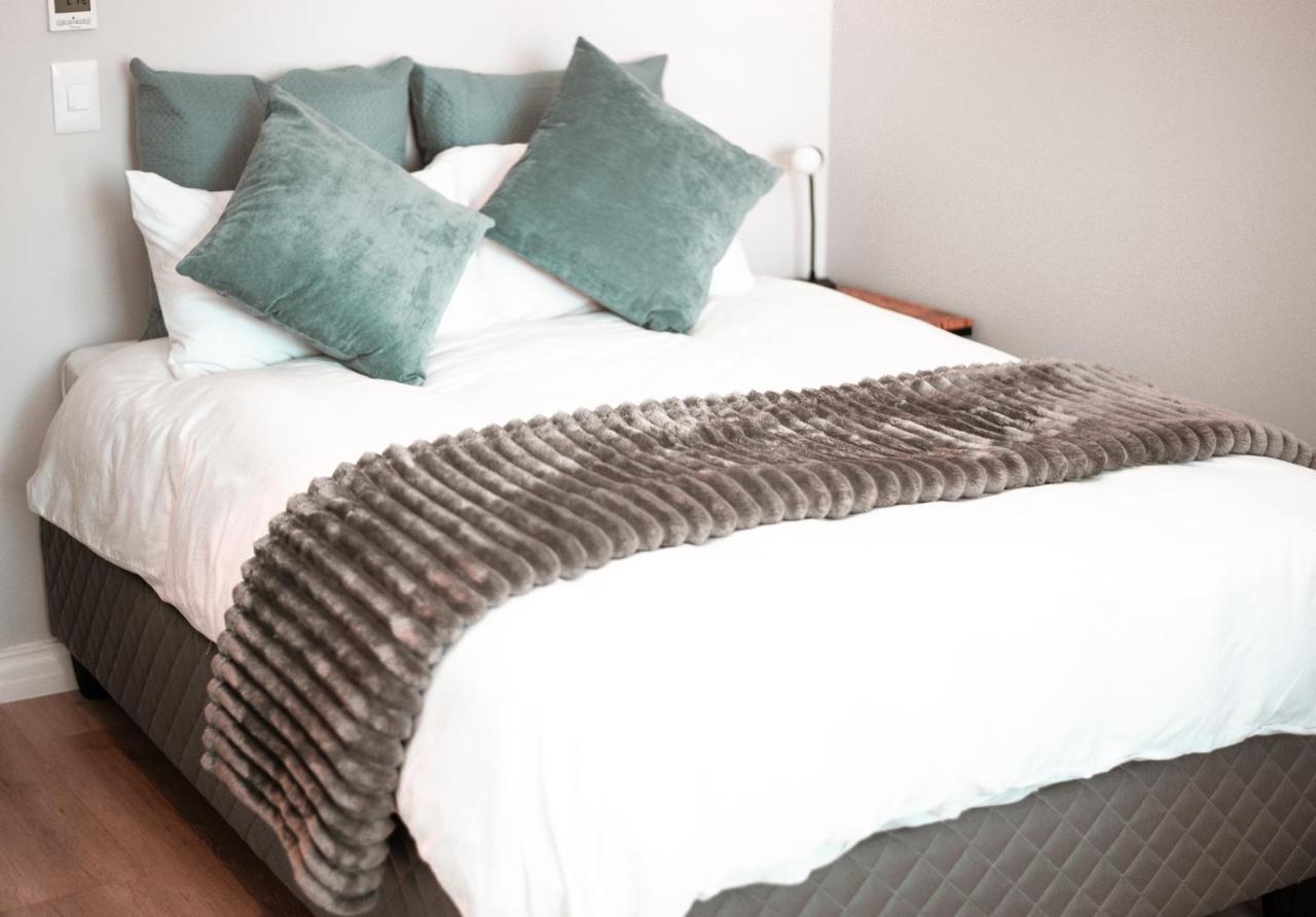 16 On Bree Luxury Studio Apartment With City Mountain Sea Views Cidade Do Cabo Exterior foto